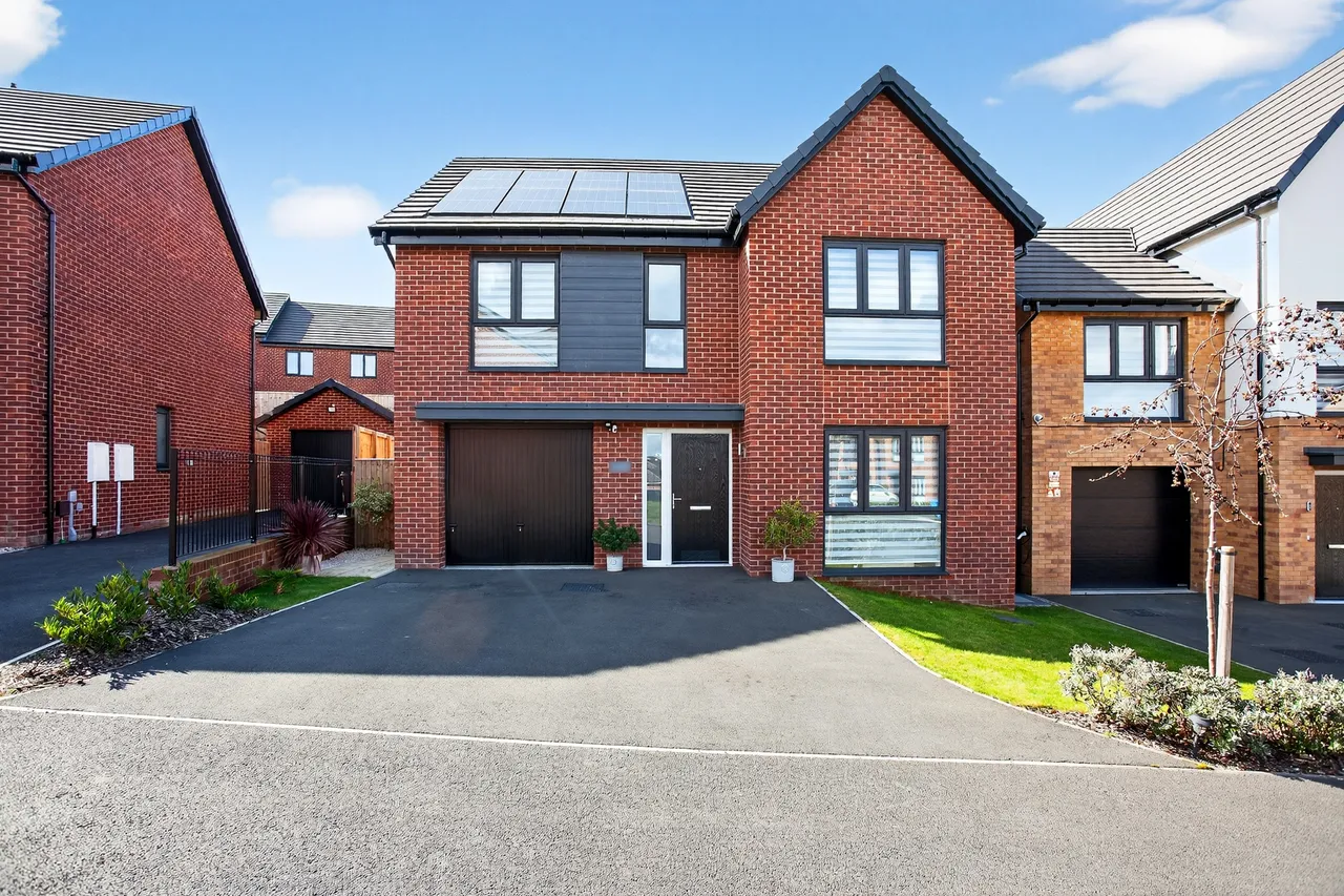 4 bed house for sale — Moorthorpe Way, Sheffield