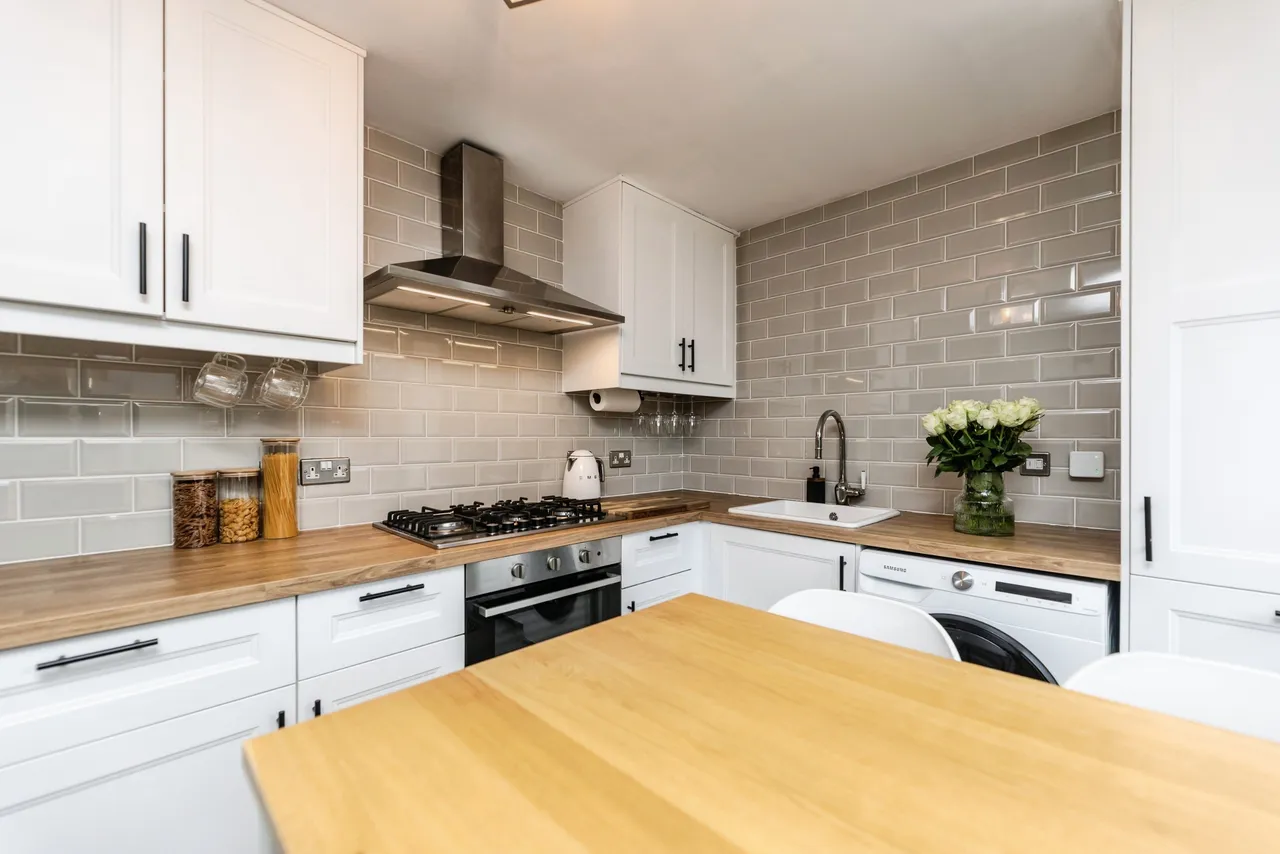 Park Close, Wakefield, photo 10