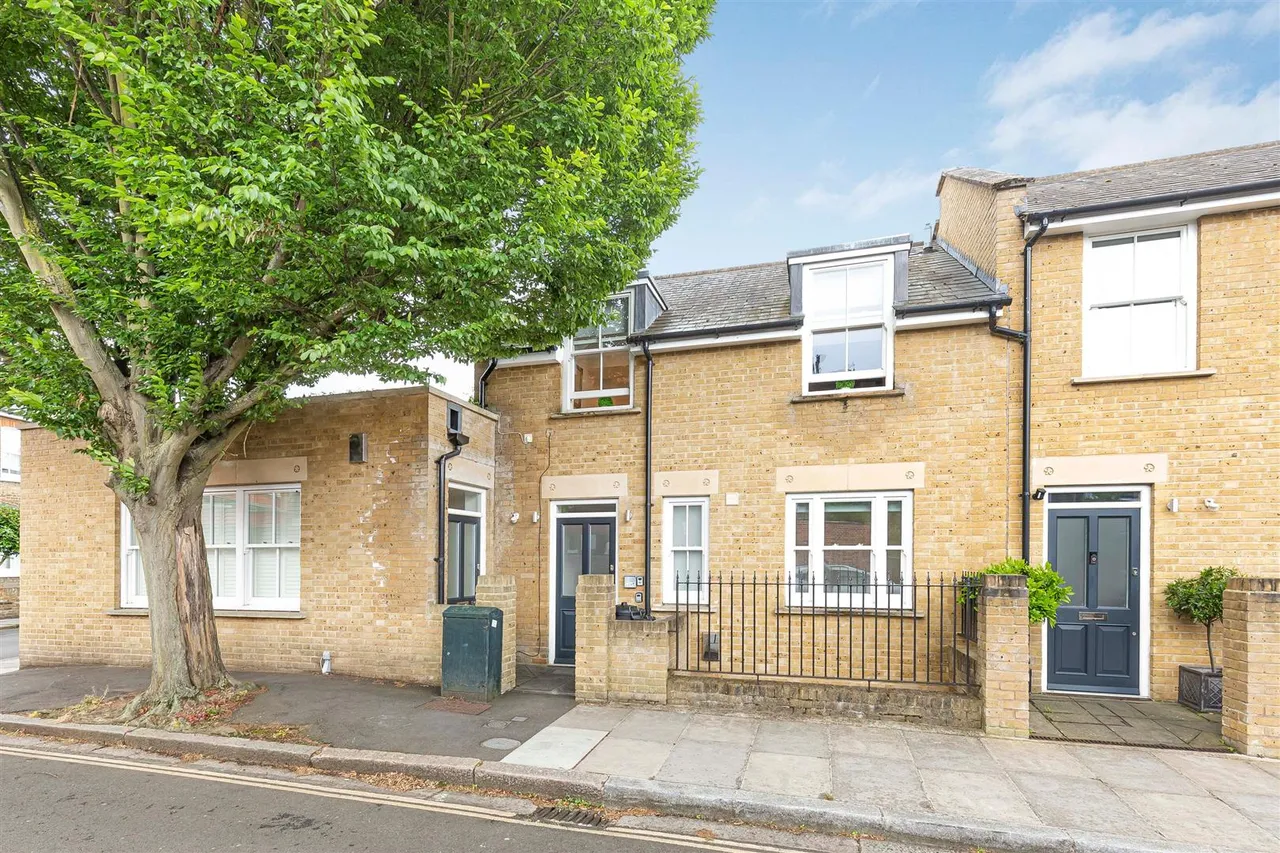 1 bed flat to rent, Charles Street, Barnes, SW13