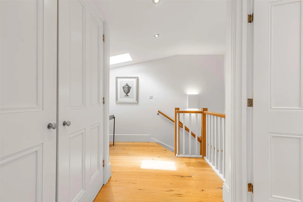 Charles Street, Barnes, SW13, photo 9