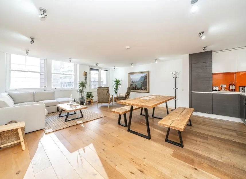 2 bed flat to rent, Middlesex Street, Aldgate, E1