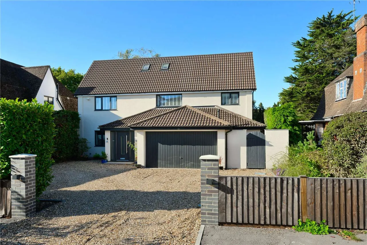 5 bed house for sale — Woodham Waye, Woking, Surrey, GU21 5SJ
