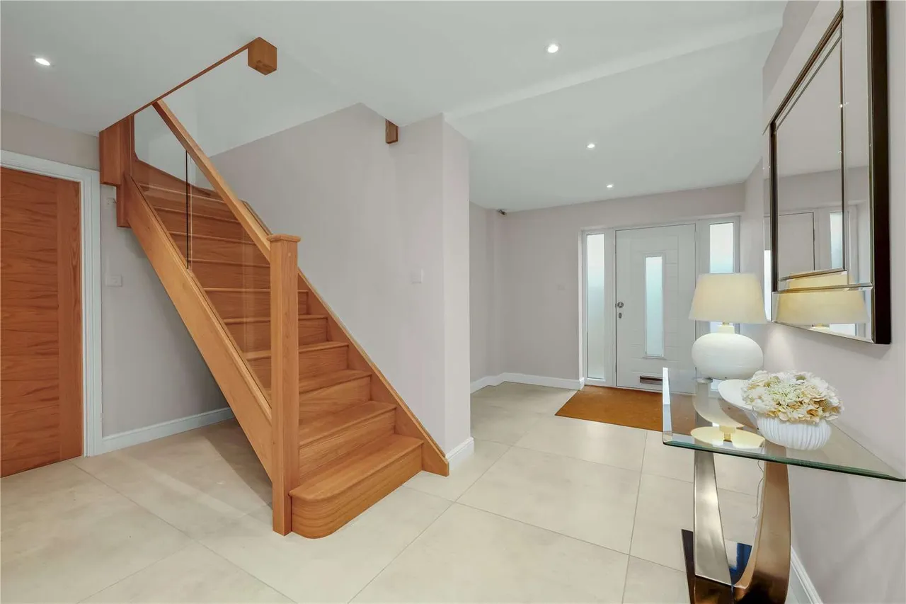 Woodham Waye, Woking, Surrey, GU21 5SJ, photo 7