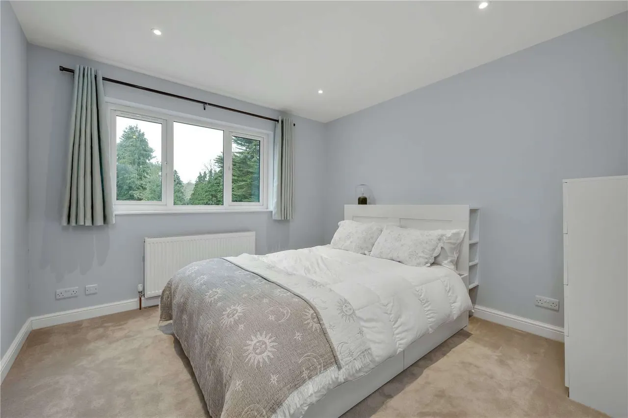 Woodham Waye, Woking, Surrey, GU21 5SJ, photo 12