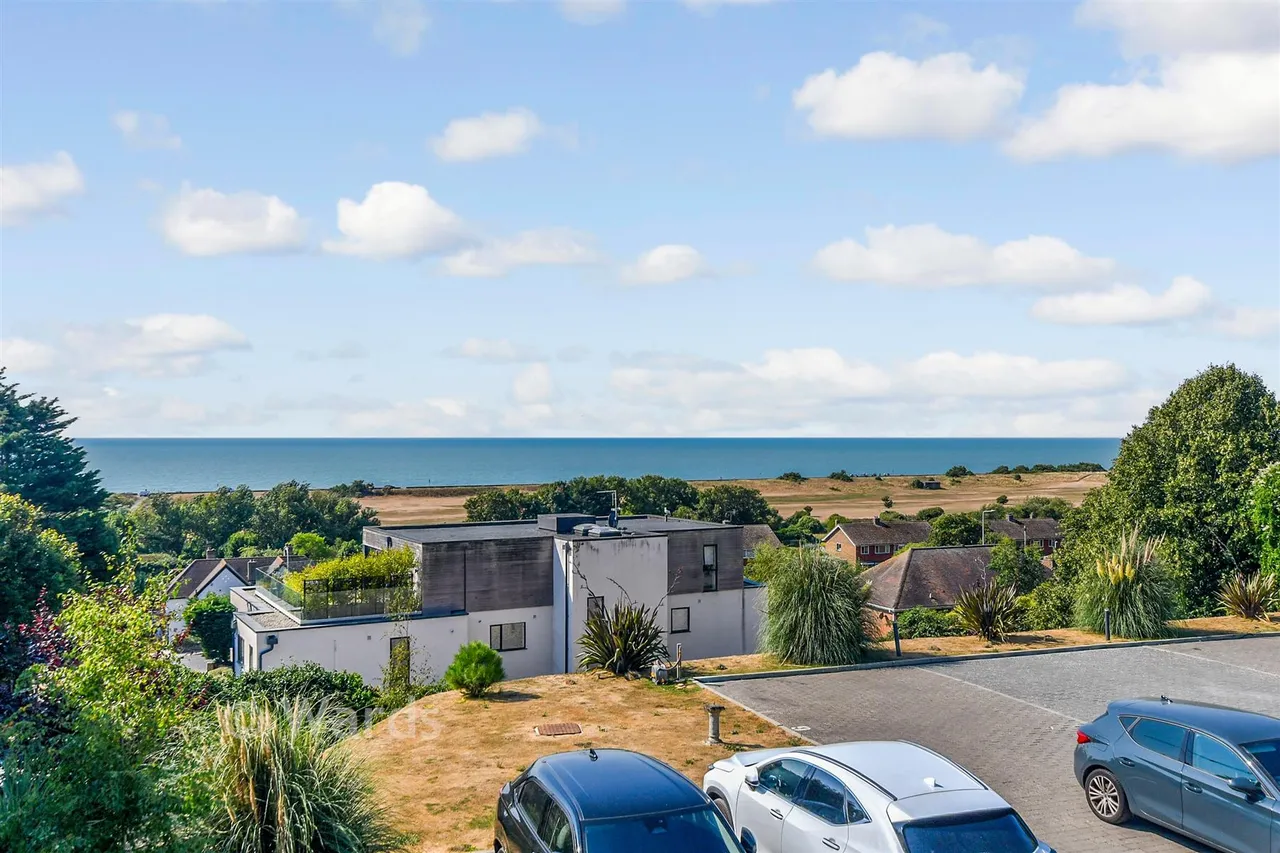 2 bed flat for sale, Seabrook Road, Hythe, CT21