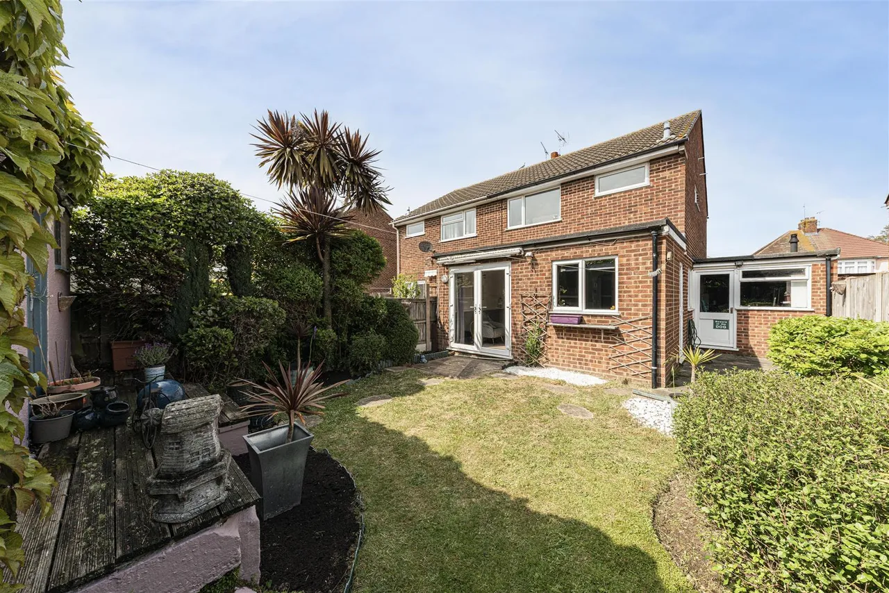 Rumfields Road, Broadstairs, Kent, CT10 2PG, photo 4