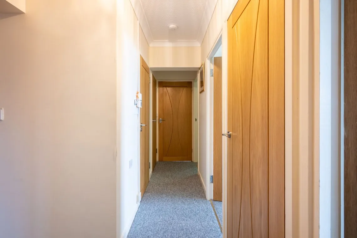 Chase Close, PR8, photo 9