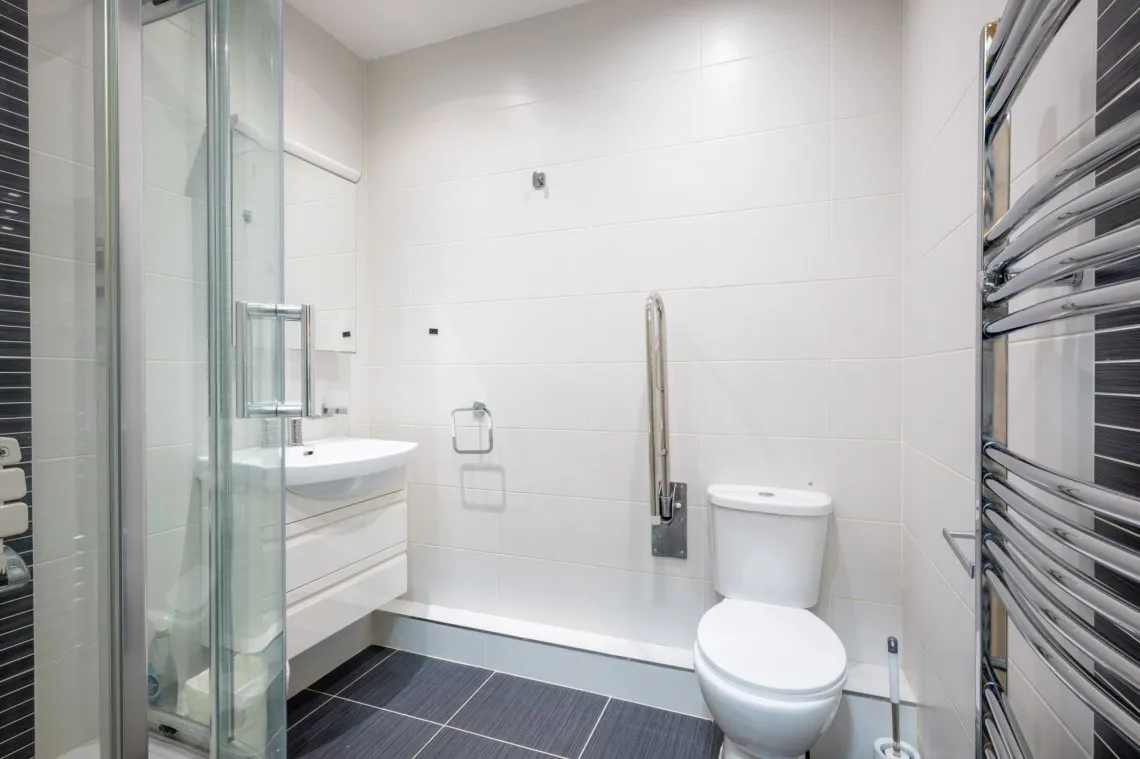 Chase Close, PR8, photo 11