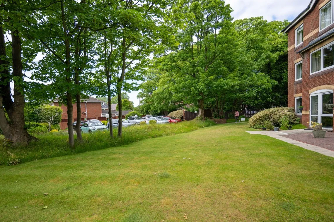 Chase Close, PR8, photo 24