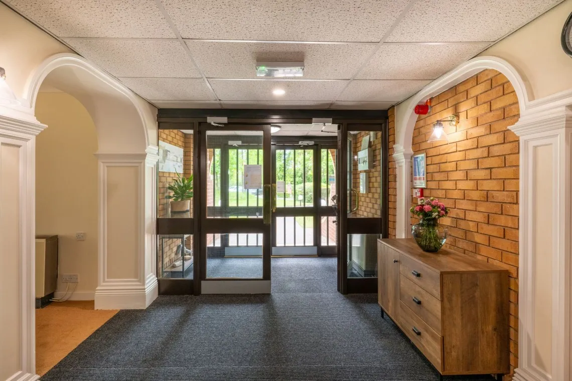 Chase Close, PR8, photo 18
