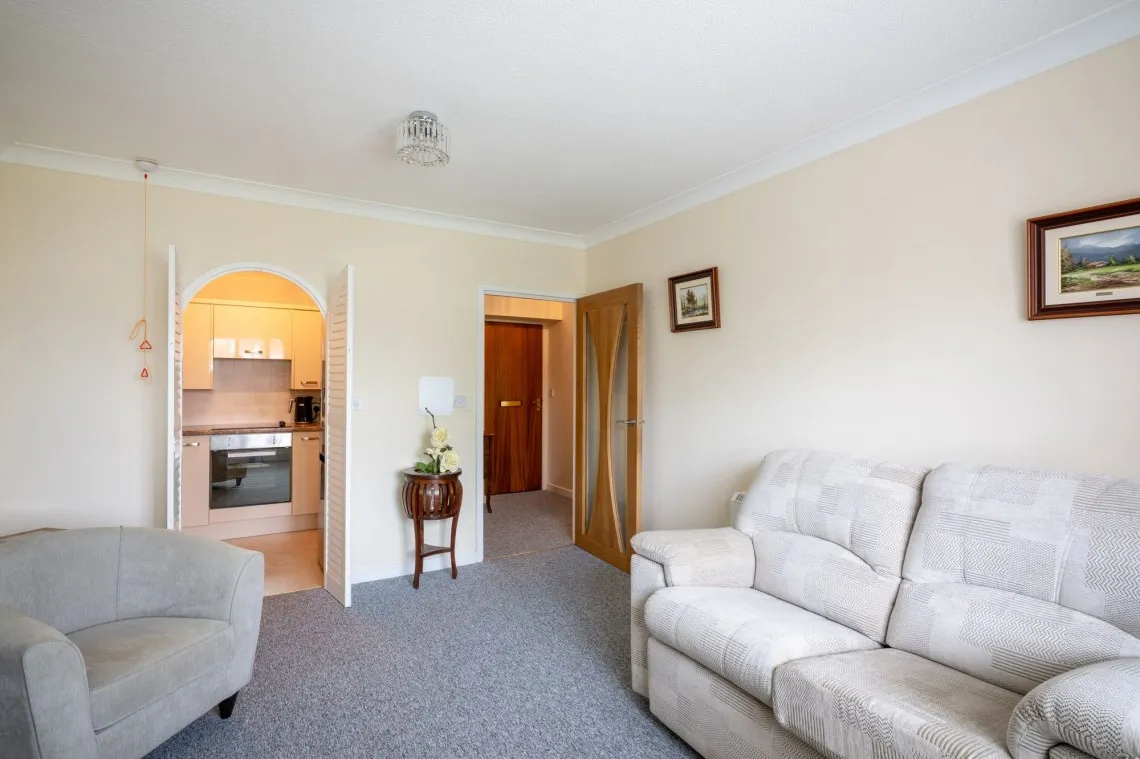 Chase Close, PR8, photo 6