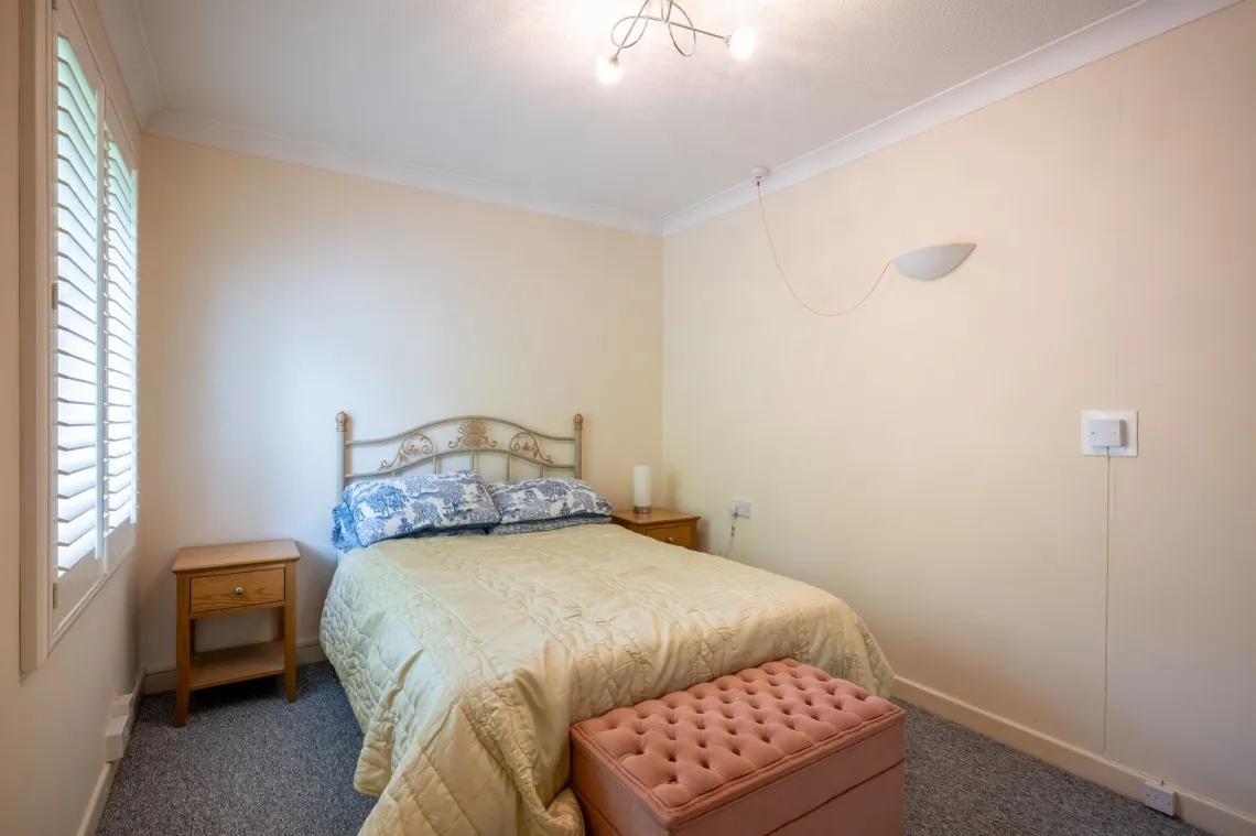 Chase Close, PR8, photo 12
