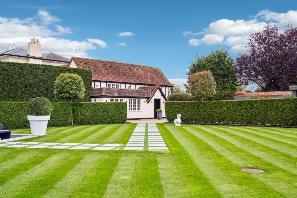 4 bed house for sale, Chipperfield Road, Bovingdon, HP3