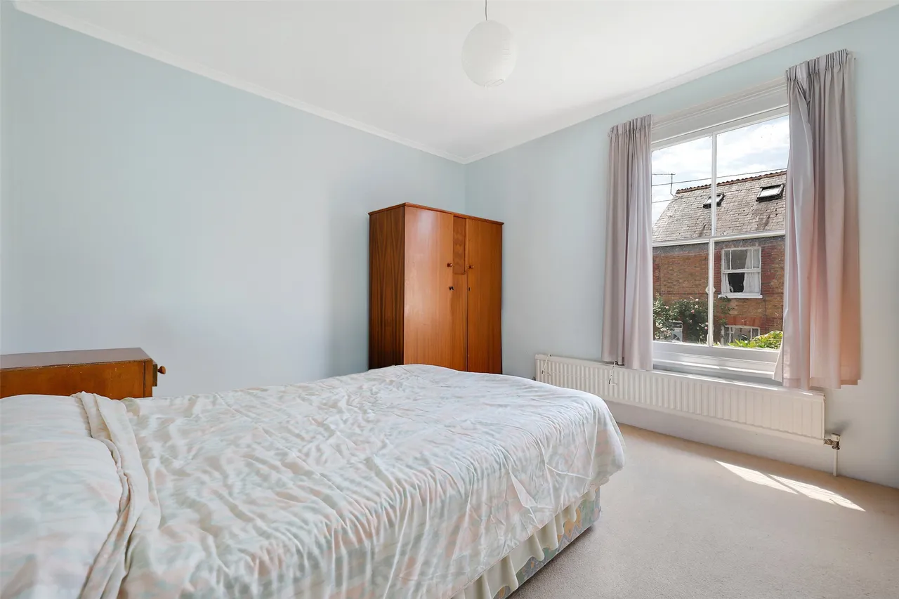 Leslie Road, Pixham, RH4, photo 5