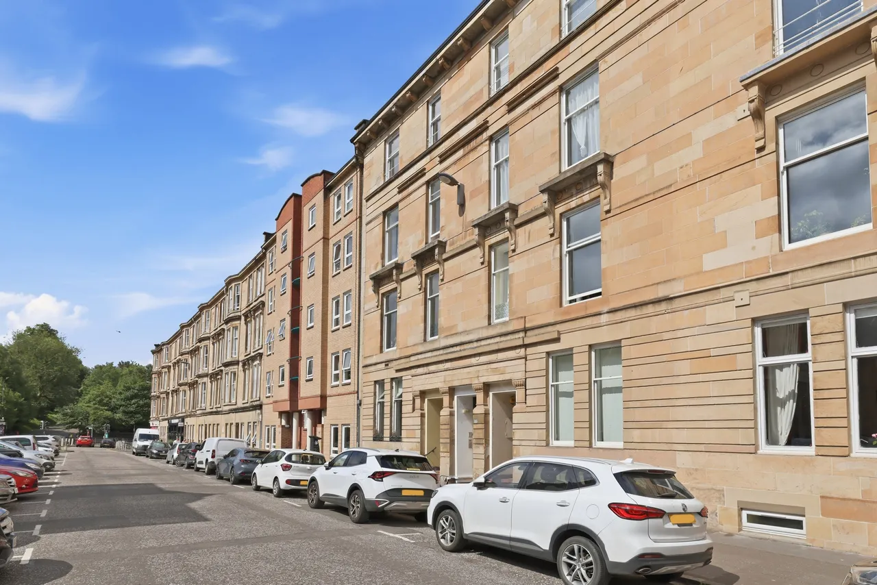 2 bed flat for sale, Park Road, Woodlands, G4