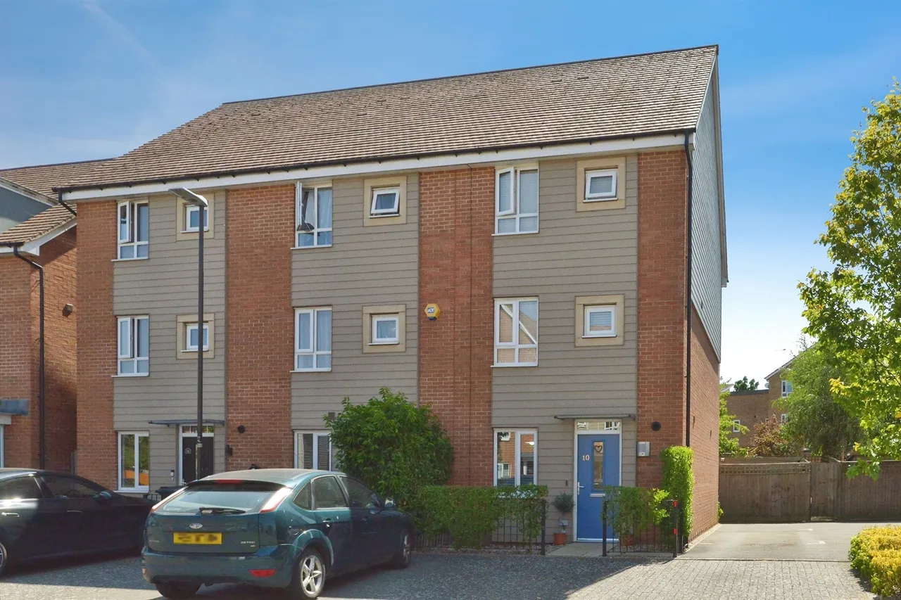3 bed house for sale, Mildmay Link, Wolverton, MK12