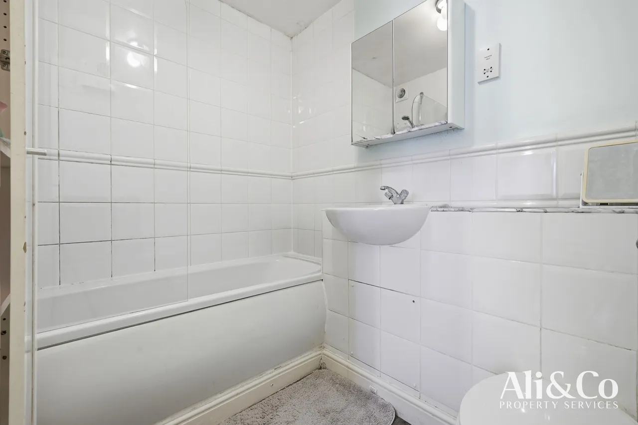 Fleming Road, Chafford Hundred, Grays, Essex, RM16 6DD, photo 9