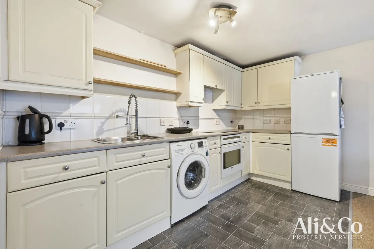 Fleming Road, Chafford Hundred, Grays, Essex, RM16 6DD, photo 5