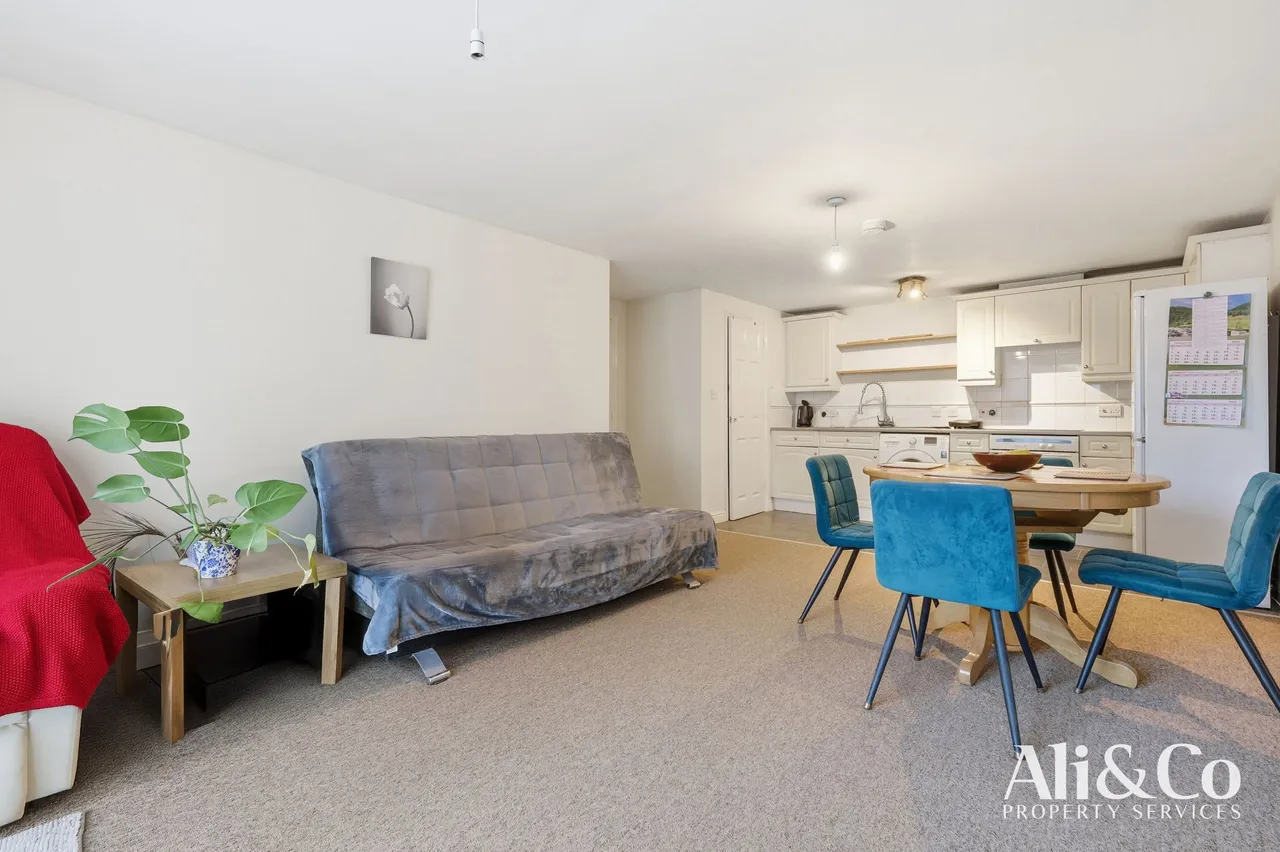 Fleming Road, Chafford Hundred, Grays, Essex, RM16 6DD, photo 4