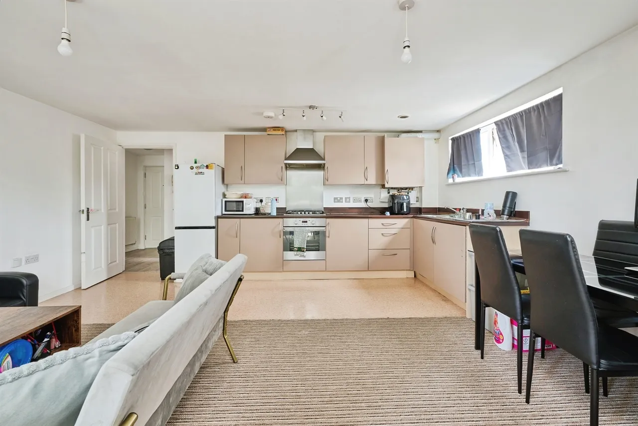2 bed flat for sale, Lincoln Road, Peterborough, PE4