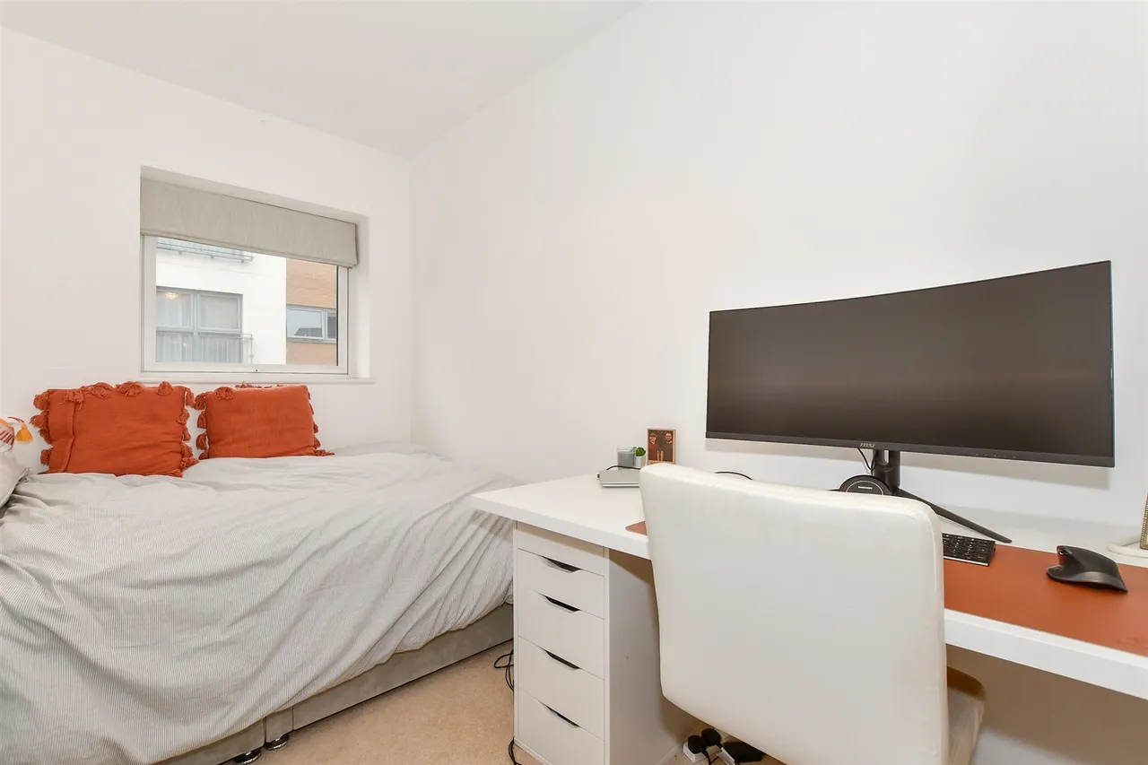 Sovereign Way, Tonbridge, TN9, photo 10