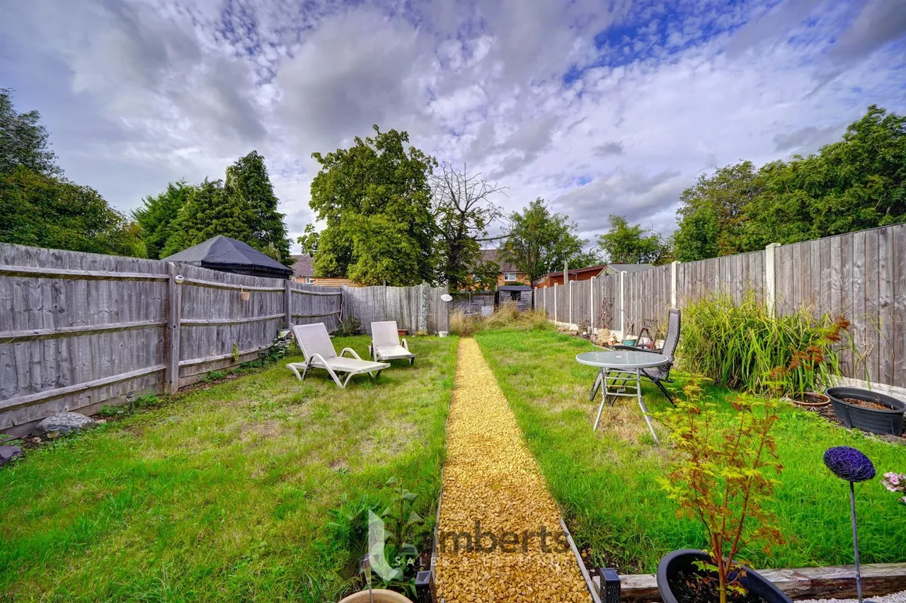 26 Allendale Crescent, Studley, photo 11