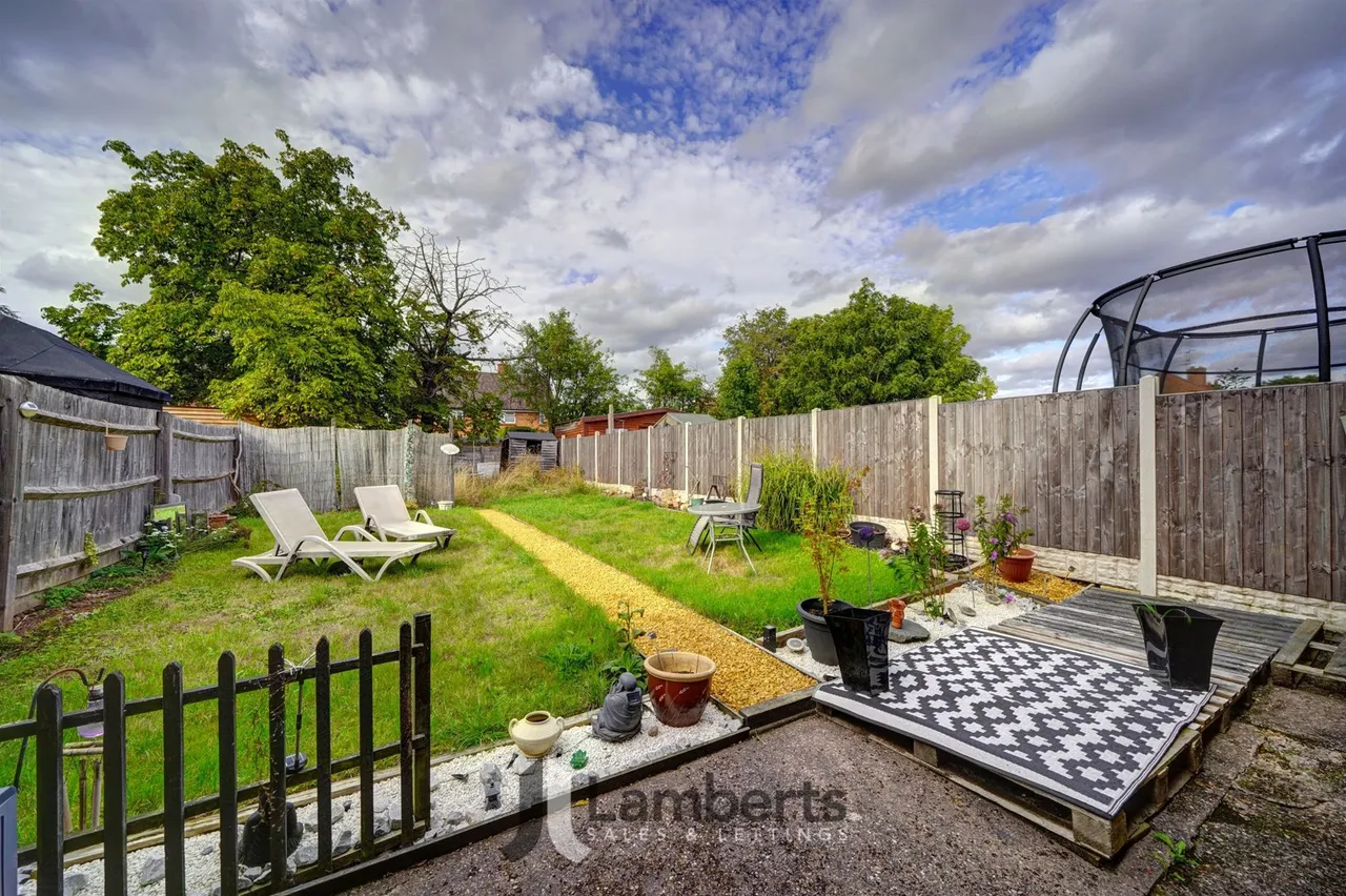 26 Allendale Crescent, Studley, photo 10