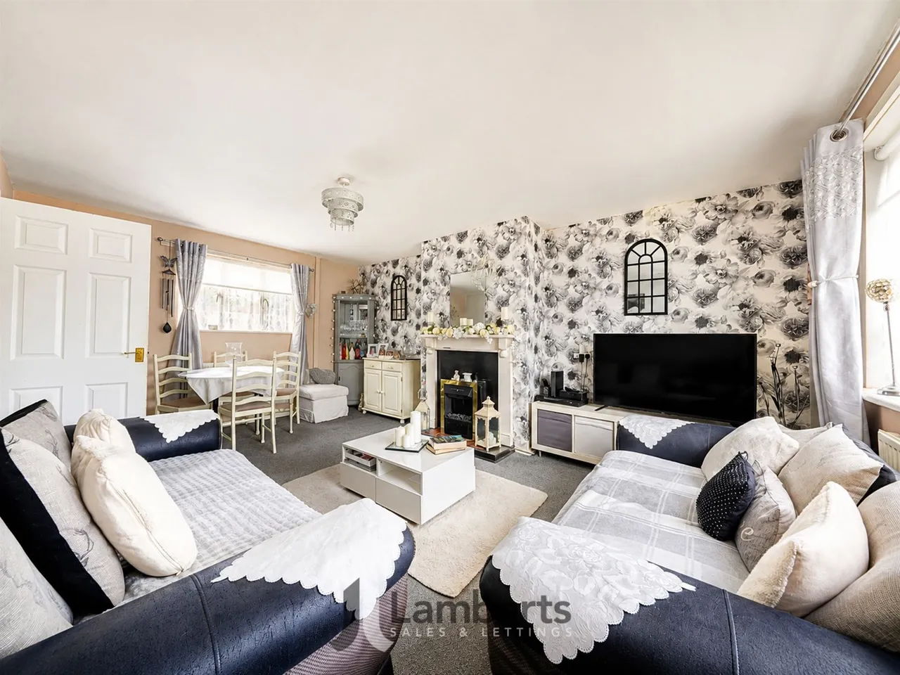 26 Allendale Crescent, Studley, photo 2