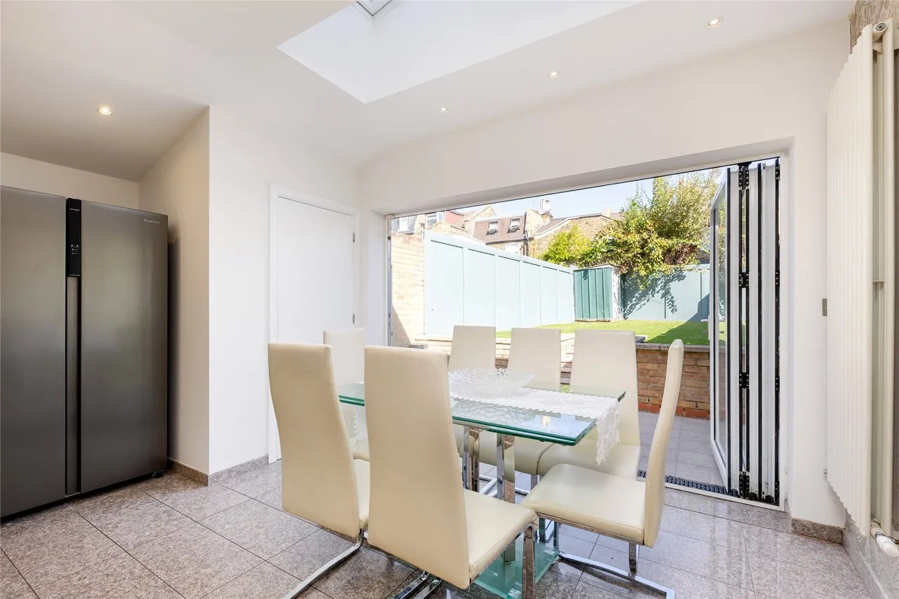Standen Road, London, SW18, photo 8