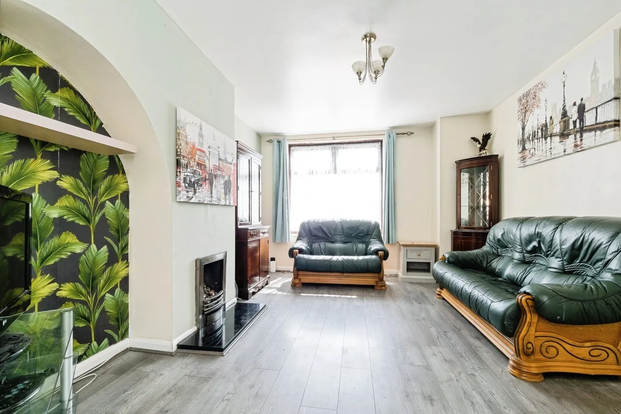 Sheppey Road, Dagenham, RM9, photo 3