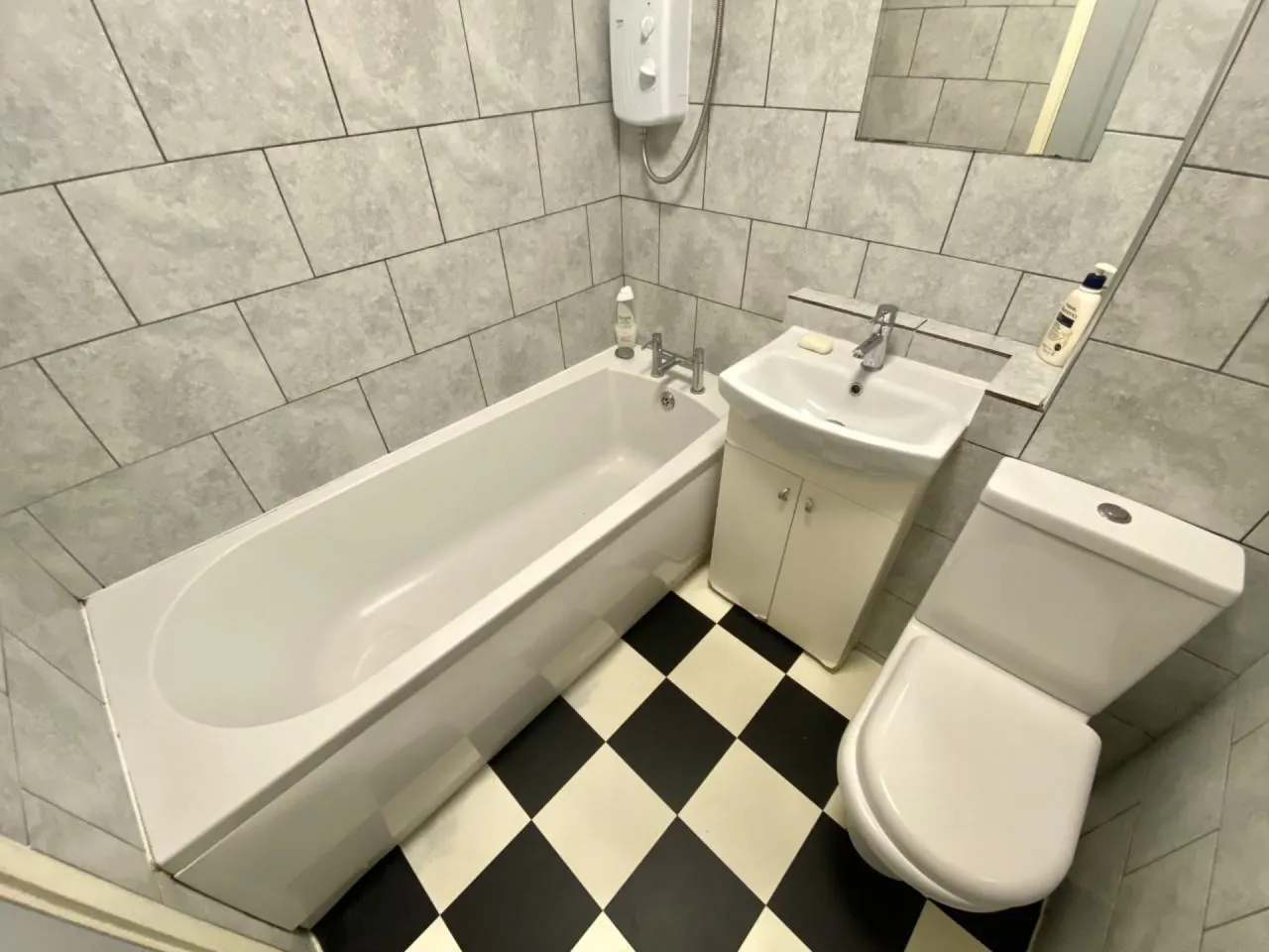 Landseer Court, Raeburn Road, Hayes, UB4 8PL, photo 6
