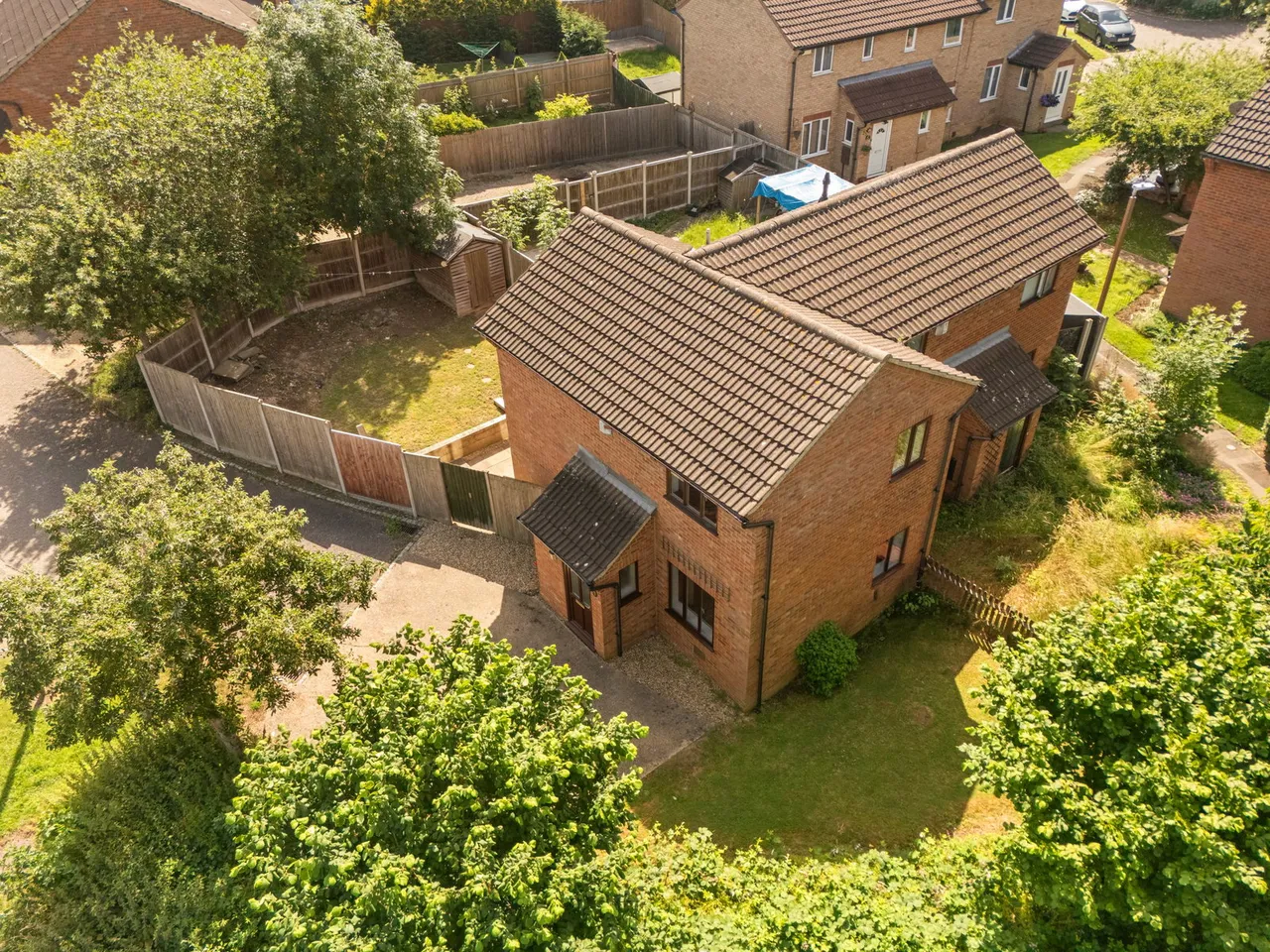 3 bed house for sale — Lundholme, Heelands, Milton Keynws, MK13 7QJ