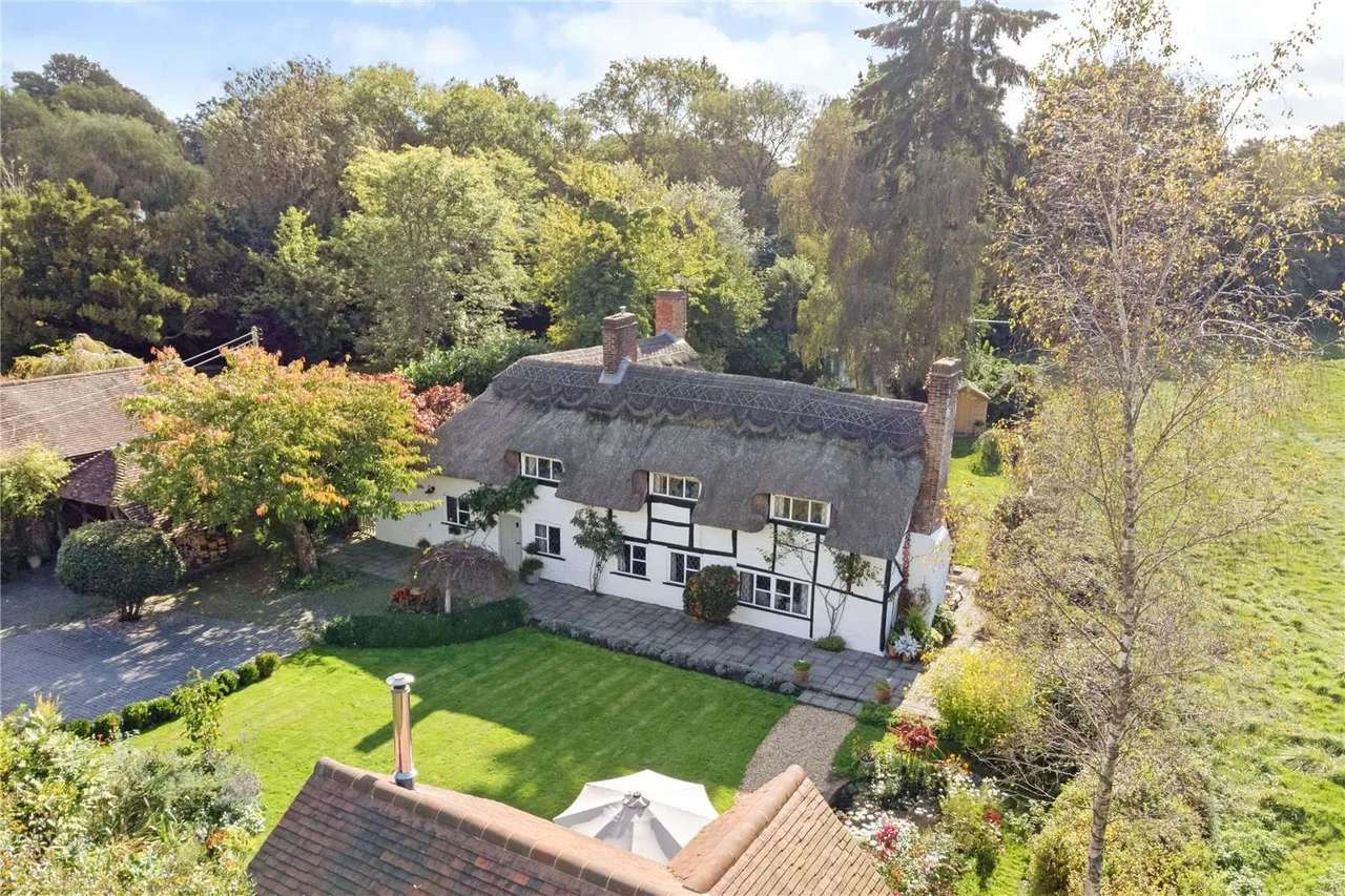Greenhurst Lane, Thakeham, Pulborough, RH20 3HA, photo 3