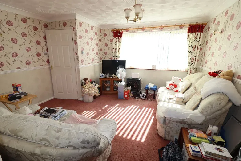 Eden Walk, Bletchley, Milton Keynes, Buckinghamshire, MK3 7BZ, photo 5