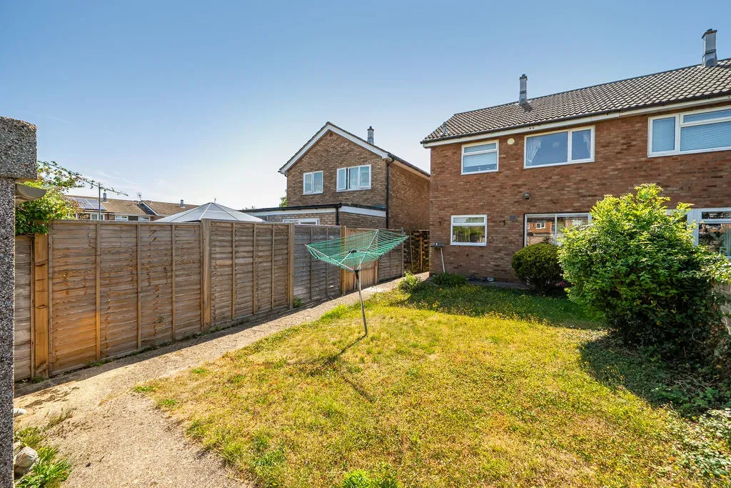 Eden Walk, Bletchley, Milton Keynes, Buckinghamshire, MK3 7BZ, photo 15