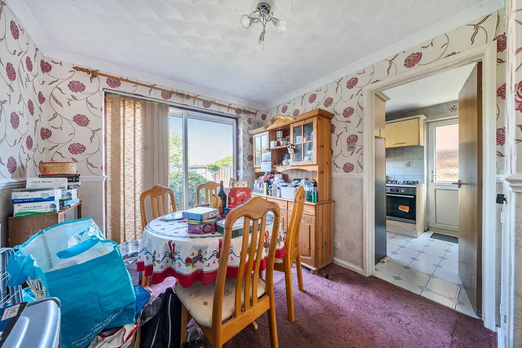 Eden Walk, Bletchley, Milton Keynes, Buckinghamshire, MK3 7BZ, photo 6