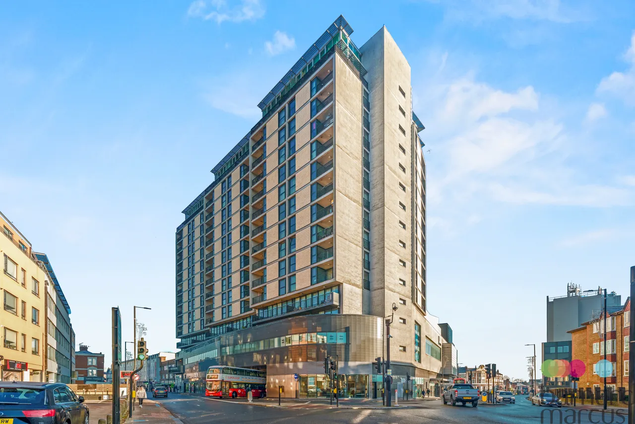 2 bed flat to rent — Kingsway, LONDON