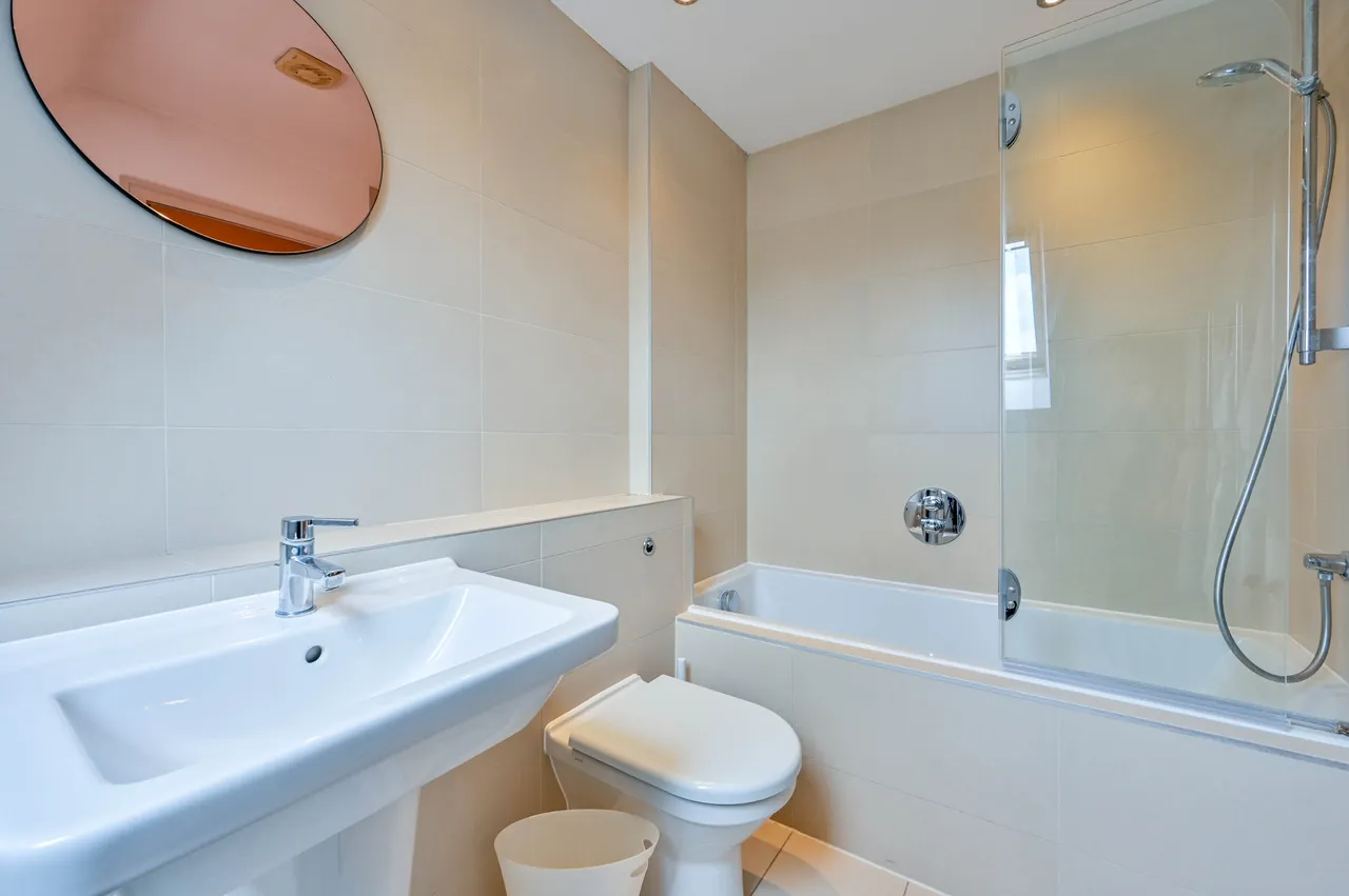 4 Firman Close, New Malden, photo 6
