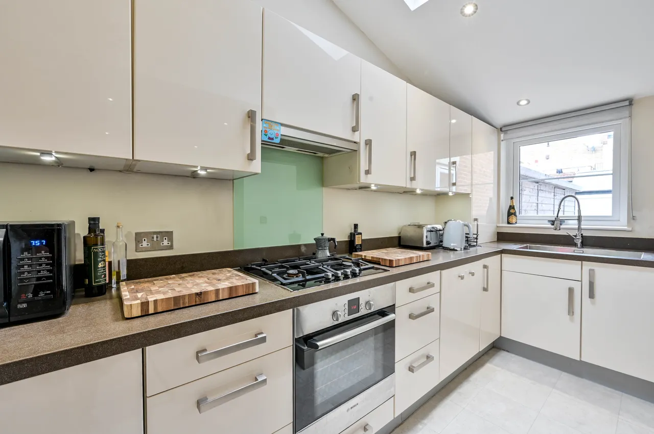 4 Firman Close, New Malden, photo 4