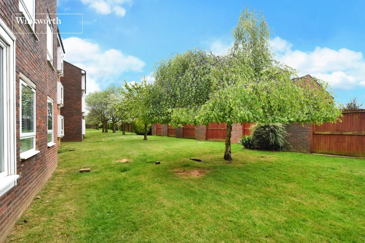 Station Approach, Cheam, Sutton, SM2, photo 12