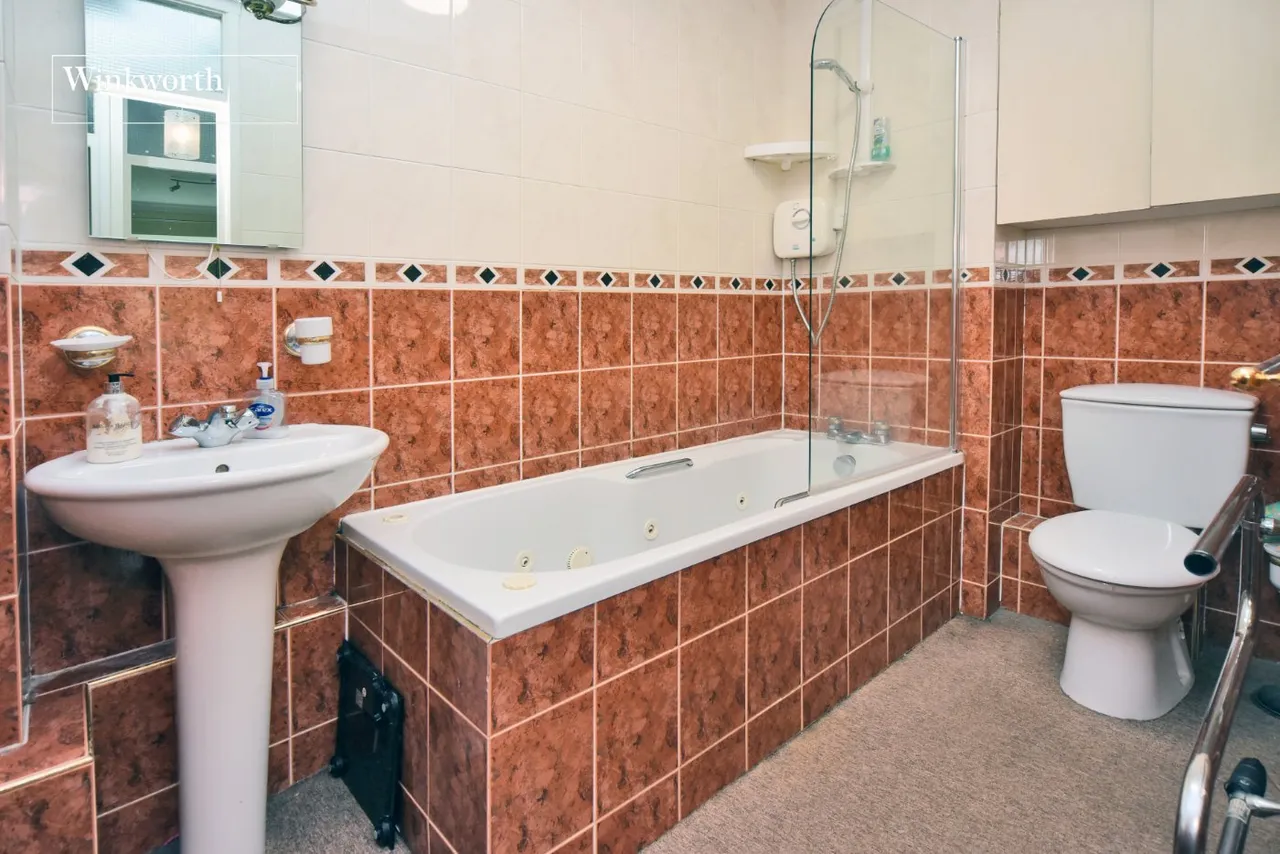 Station Approach, Cheam, Sutton, SM2, photo 9
