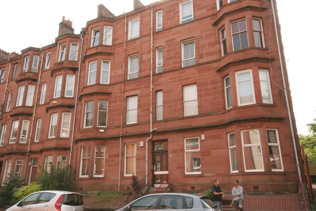 2 bed flat for sale — 2/1, 12 Waverley Street