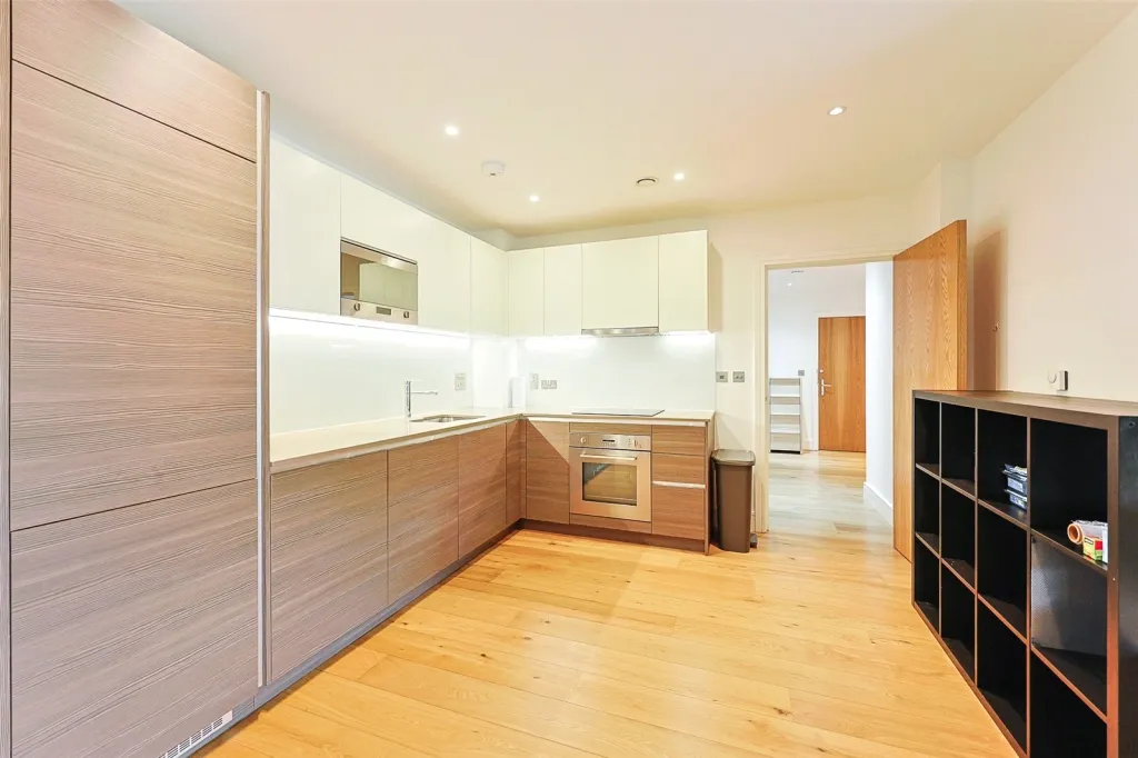 Silverworks Close, Colindale, NW9, photo 4