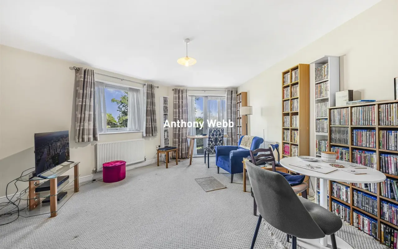 Millicent Grove, Palmers Green, N13, photo 2