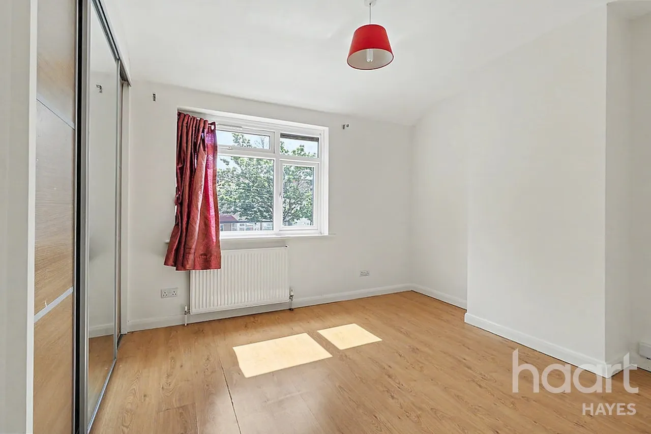 Lansbury Drive, Hayes, UB4, photo 7