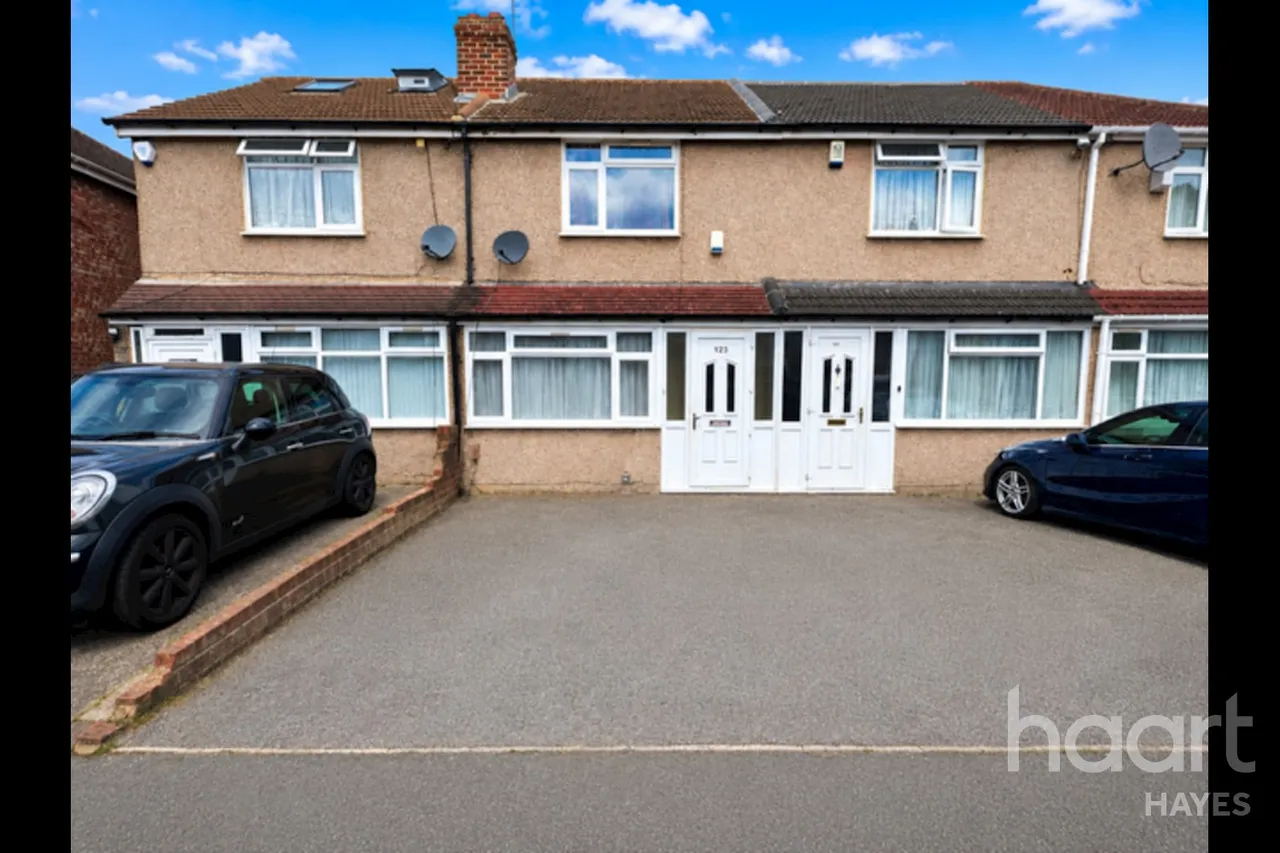 2 bed house for sale, Lansbury Drive, Hayes, UB4