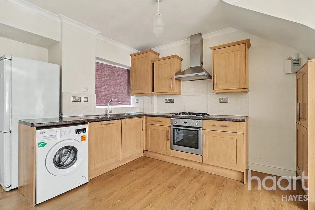 Lansbury Drive, Hayes, UB4, photo 6