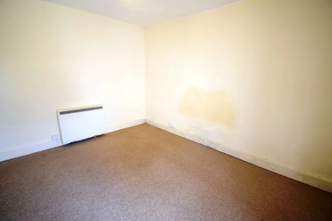 First Floor Flat, Chaucer Road, photo 11