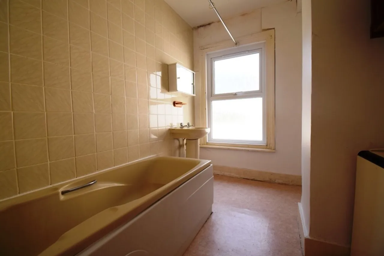 First Floor Flat, Chaucer Road, photo 8