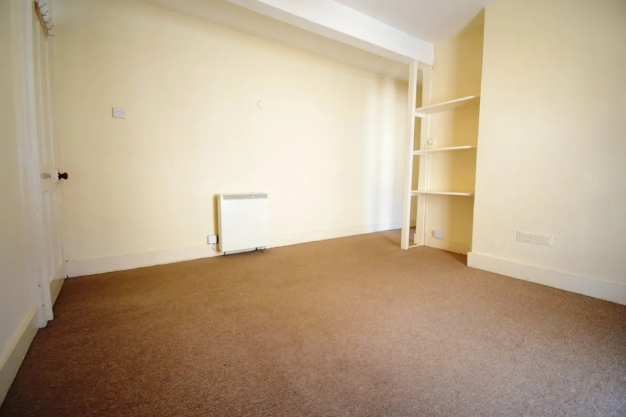 First Floor Flat, Chaucer Road, photo 5